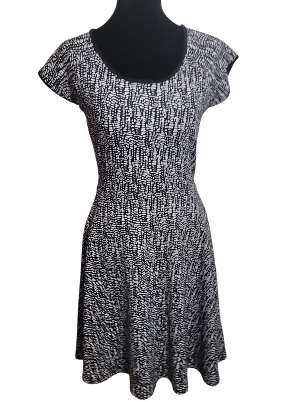 Hail3y:23 black white printed fit flare dress cutout crossover back women's S